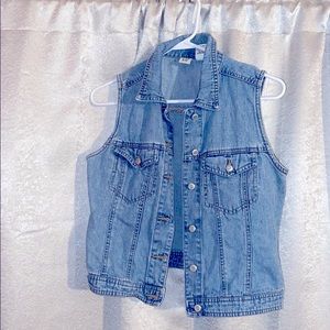 GAP size small jean vest